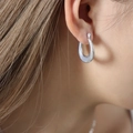 Pendientes de aro en forma de U plateados con elegante diseño geométrico de rejilla - Estilo de Textura de Rombos (F1178) / Color Acero