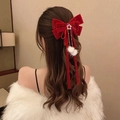 Detalle de lazo de terciopelo rojo con cadena de estrella de metal y pompones blancos - 1# Pinza para el Cabello con Lazo Rojo - Estrella Pompón Blanco Cadena de Cuentas