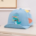 Dettaglio cappellino neonato ad asciugatura rapida con dinosauro e tesa morbida - 48cm (6-20 Mesi) / Blu