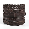 Detailansicht mehrlagiger dunkelbrauner Lederarmbänder mit verschiedenen Texturen - T6 Stil (Vollbraun Geflochten)