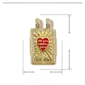 Dettaglio dimensioni del ciondolo a cuore 27mm x 15mm con finitura oro e smalto rosso - Cuore Lettera-VH625