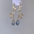 Elegantes pendientes de mariposa dorados con circonita azul en forma de gota - Mariposa Gota de Agua Azul Borla / Dorado
