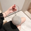 Bolso de noche esférico con diamantes de imitación plateados y asa redonda de metal - Plateado