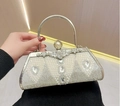 Silberne Abendtasche mit funkelnden Strasssteinen, Perlen und Metallgriff - Silber