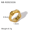 Dettaglio dell'anello in acciaio inossidabile dorato stile bambù, diametro 1,8cm e peso 8,7g - US 7 / Stile Bambù (NB-R2023226)