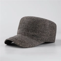 Dicke Wintermütze für Herren im Military-Stil aus dunkelgrauem Plaid-Wollstoff - Verstellbar / Kaffeebraun