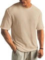 Nahaufnahme der beigen Waffelstrick-Struktur auf dem Herren Sommer-Freizeit-T-Shirt - S / Oberteile / Beige
