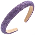 Détail du serre-tête violet rembourré orné de cristaux de strass étincelants - Violet