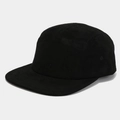 Détail d'une casquette 5-panel en daim noir montrant la texture mate du tissu premium - Réglable / Noir