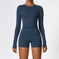 Ensemble de yoga bleu gris foncé pour femme avec haut à manches longues et short moulant - S / Haut Et Bas / Bleu Marine