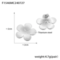 Pendientes minimalistas de flor de cinco pétalos en acero de titanio plateado - Pendientes de cinco pétalos / Plateado