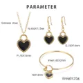 Dettaglio del set di gioielli a cuore in smalto nero con collana, orecchini e braccialetto - Oro Nero(KS199050-Z)