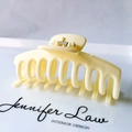 Large matte cream-colored claw clip for women featuring a sturdy multi-tooth design - 11cm / Matte Light Yellow