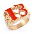Retro Ring aus goldenem Edelstahl mit roter Zahl 13 im Drachenkrallen Stil - US 8 / Gold + Rote Emaille