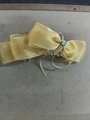 Pince à cheveux élégante avec nœud doré et gemme étoile pour coiffure de femme - Pince Torsadée / Jaune