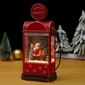 Rote Vintage-Tankstellen-Weihnachtsschneekugel mit Weihnachtsmann und warmem Licht - Weihnachtsmann und Rentier
