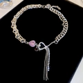 Collier chaîne argentée avec pendentif cœur violet et pompons étincelants style Y2K - Collier Chaîne Coeur Argenté