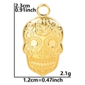 Ciondolo teschio dorato con rose incise, misura 2,3 cm per 1,2 cm, peso 2,1 grammi - Solo ciondolo / Oro