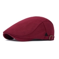Classic wine red newsboy cap in twill cotton with adjustable bronze metal buckle - Red
