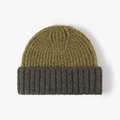 Bonnet en laine tricoté en vert olive et gris foncé avec motif bicolore - Taille unique / Bonnet en Tricot Colorblock / Jaune Gingembre (23B067)