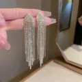 Eleganti orecchini pendenti placcati in oro con lunghe nappe di strass e perni a foglia - Stile Nappa in Strass con Foglie Appuntite / 30# Perno per orecchino in argento - Oro
