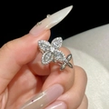 Elegante anillo abierto de flor plateada con pétalos de circón brillantes y diseño floral - Estilo Abierto de Doble Flor / Plateado