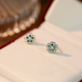 S925 sterling silver flower stud earrings featuring a green gemstone in a vintage style - Green Zirconia / 925 Silver / Silver
