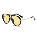 Detail of pilot sunglasses with gold metal frame and translucent yellow lenses - C14 Black Frame Yellow Lens