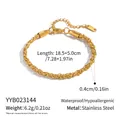 Dettaglio di un bracciale a catena intrecciata in acciaio inossidabile impermeabile e ipoallergenico - Bracciale a Catena in Corda Torta Dorata (YYB023144)