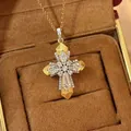 Italienische vergoldete Kreuzkette mit Edelstein-Cluster-Inlay in Schmuckschatulle - Zweifarbiger Gebürsteter Kreuzanhänger (D1697) Nur (Ohne Kette)