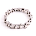 Macro shot of silver industrial bicycle chain bracelet in 316L stainless steel for men - 220mm / Steel