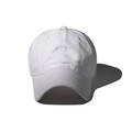 Detalle de gorra de béisbol blanca lavada que muestra la textura de algodón de 6 paneles - 55-60cm / Blanco Lavado