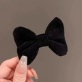 Barrette à nœud papillon en velours noir avec glands pour coiffure vintage chic - Nœud en velours noir