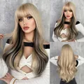 Détail de perruque longue blonde bouclée avec frange et reflets sombres en fibre synthétique - Thé Noir Crème (MW0313-1) 24inch