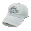 Détail macro de la casquette baseball en jean délavé avec broderie et bords usés - M (56-58cm) / Bleu Ciel