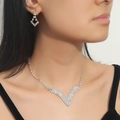 Silbernes Strass-Schmuckset mit V-förmiger Halskette und geometrischen Ohrringen - V-Halsketten-Rauten-Ohrring-Set (DTN14026067S)