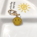 Golden alloy keychain with yellow enamel smiley face charm and spring clasp - Round Face Single Yellow