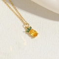 Élégant collier doré avec pendentif ananas orné de pierres de zircon jaune et vert - Ananas en Zirconia Jaune (XL2630)