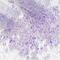 Vue macro de perles en verre à motif floral violet pour la création de bijoux DIY - Perles Tachetées 8mm / Violet