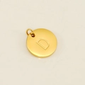 Pendente rotondo in acciaio inossidabile dorato con lettera D e anello di aggancio - Lettera D (XRS-1456) / Oro