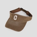 Detail einer braunen Denim Sonnenblende mit Retro Handtuch-Stickerei C-Patch und Gurt - Khaki