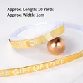 Geschenkband Gift of Love in Gold und Weiß, 1cm breit mit metallischer Textur - Band Liebe Gold 1cm Breit 10 Yards