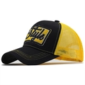 Zwart-gele trucker pet met 3D Style borduursel en ademende mesh voor outdoor sport - Zwart Geel Patchwork