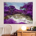 Arazzo con paesaggio di foresta viola e cascata per decorazione murale moderna - 230x150cm / Cascata di Fantasia Viola