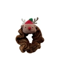 Detalle de coletero de reno de peluche con terciopelo marrón y diseño de astas de Navidad - Reno con Gorro Rojo