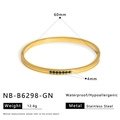 Détail d'un bracelet en acier doré de 60 mm orné d'un zircon vert incrusté - Vert (NB-B6298-GN)
