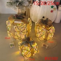 Dreiteiliges leuchtendes Weihnachts-Geschenkbox-Set mit LED und goldener Schleife - Eiskristall-Textur Goldener Schleifenstil (BY2302)
