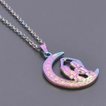 Collar de luna y hermanas en acero inoxidable con acabado iridiscente arcoíris - Set de collares / Arco iris