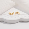Makro-Detail von vergoldeten S925 Silber-Schmuckverbindern für DIY-Design-Projekte - Klein (2.8mm) / Gold