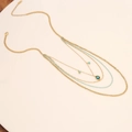 Mehrlagige goldene Halskette mit blauen Perlen und Tropfenanhänger auf Tablett - Blauer Wassertropfen Seed Bead Stil (1#)